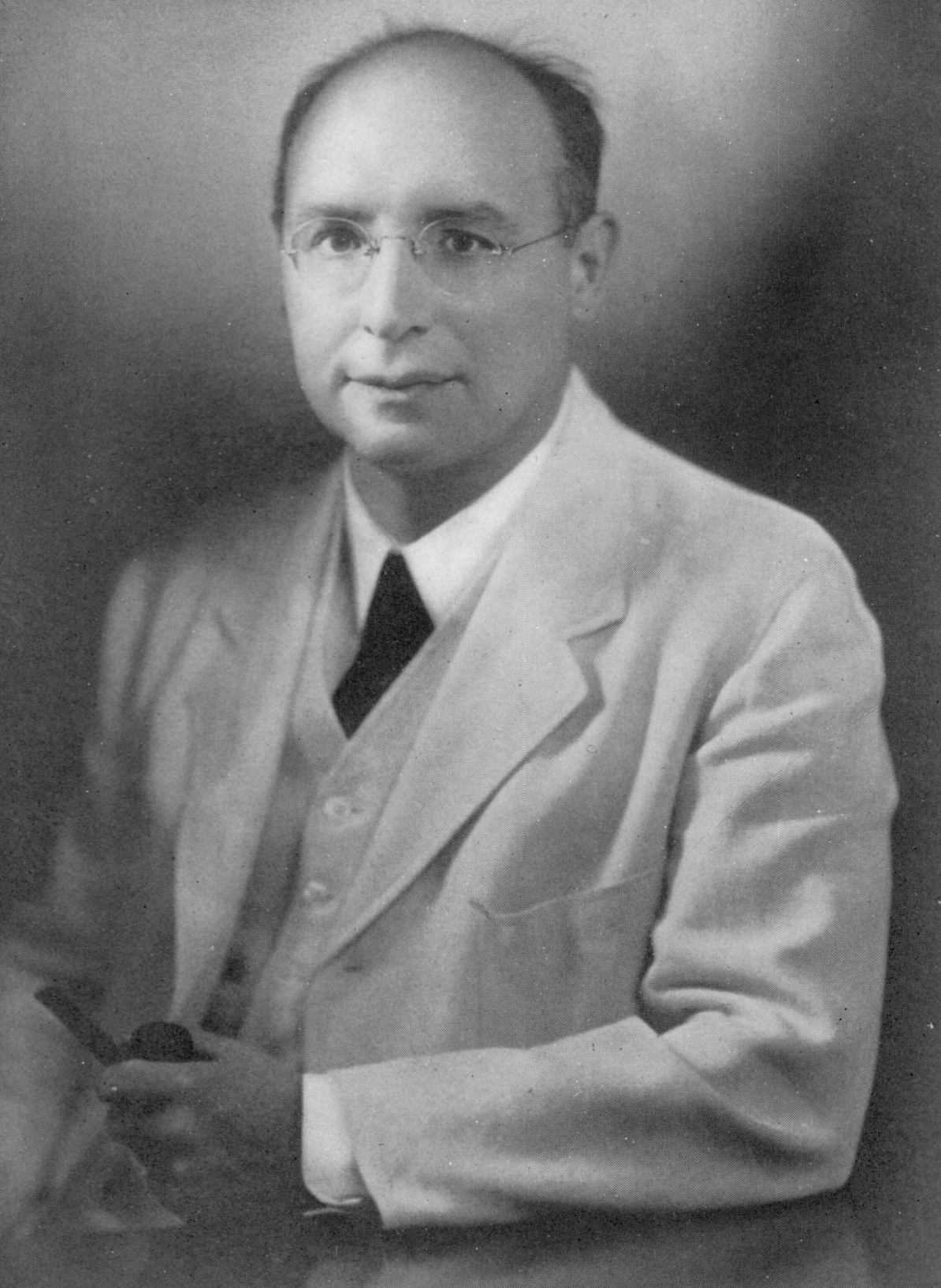 Portretfoto van George Sarton in 1941, CC0